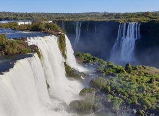 Chiêm ngưỡng vẻ đẹp hùng vĩ của thác nước Iguazu khi du lịch Brazil